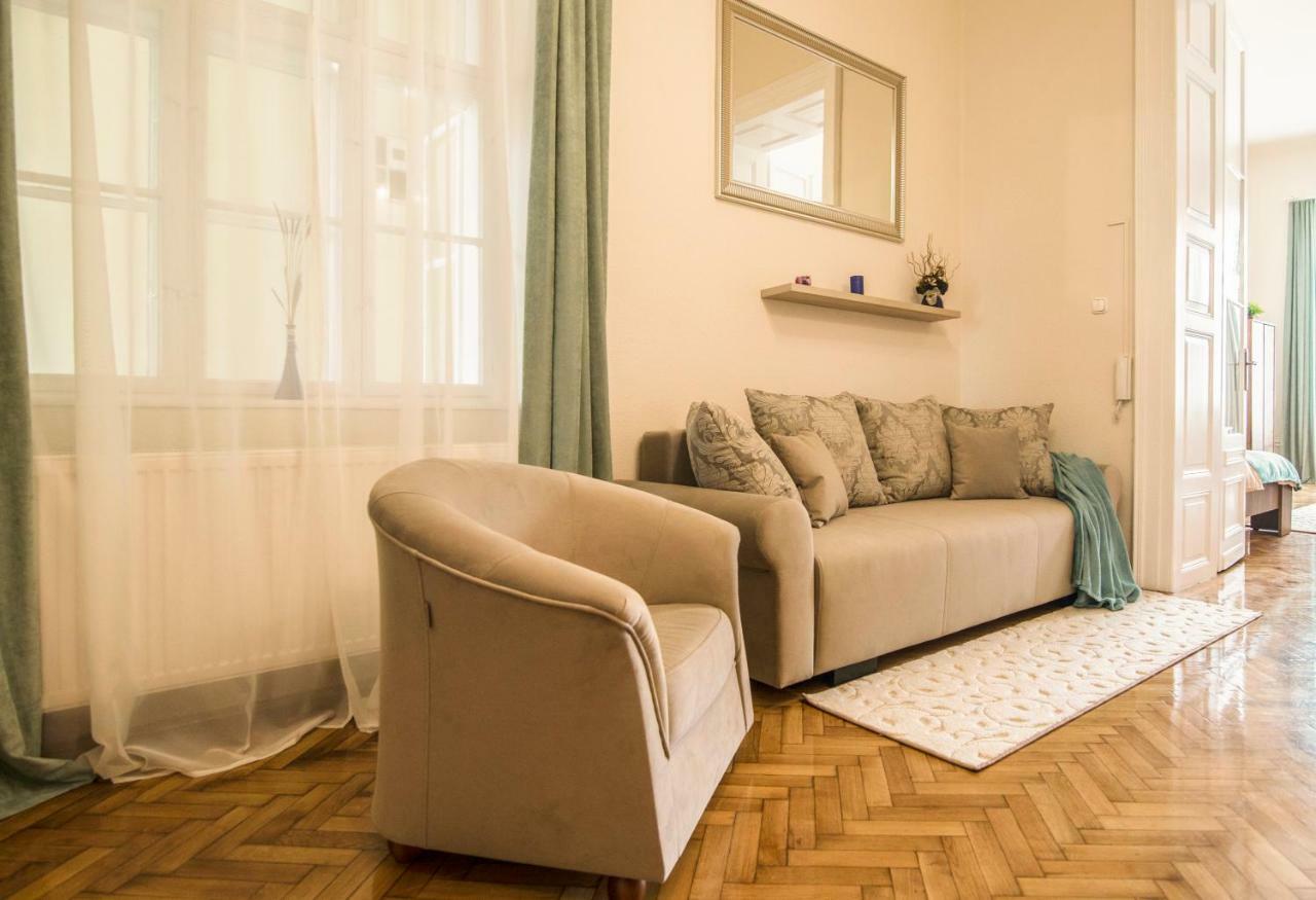 Suzy Apartman Eger Exterior photo