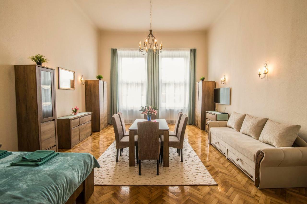 Suzy Apartman Eger Exterior photo