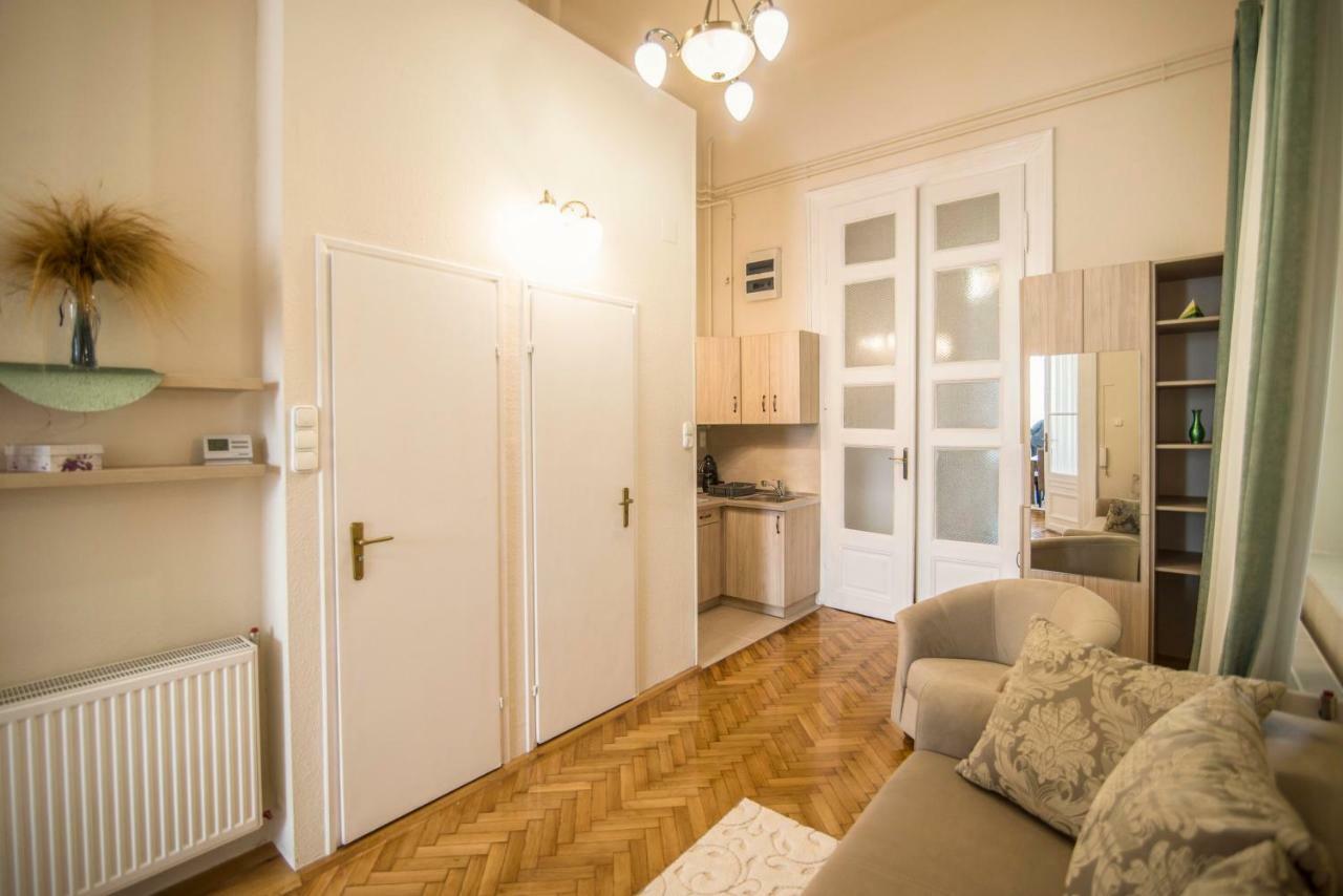 Suzy Apartman Eger Exterior photo