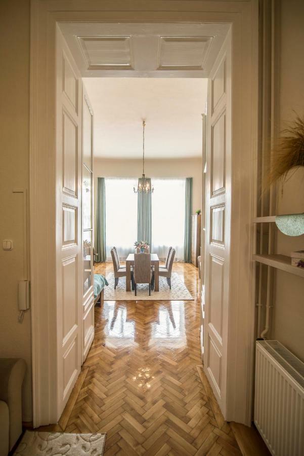 Suzy Apartman Eger Exterior photo