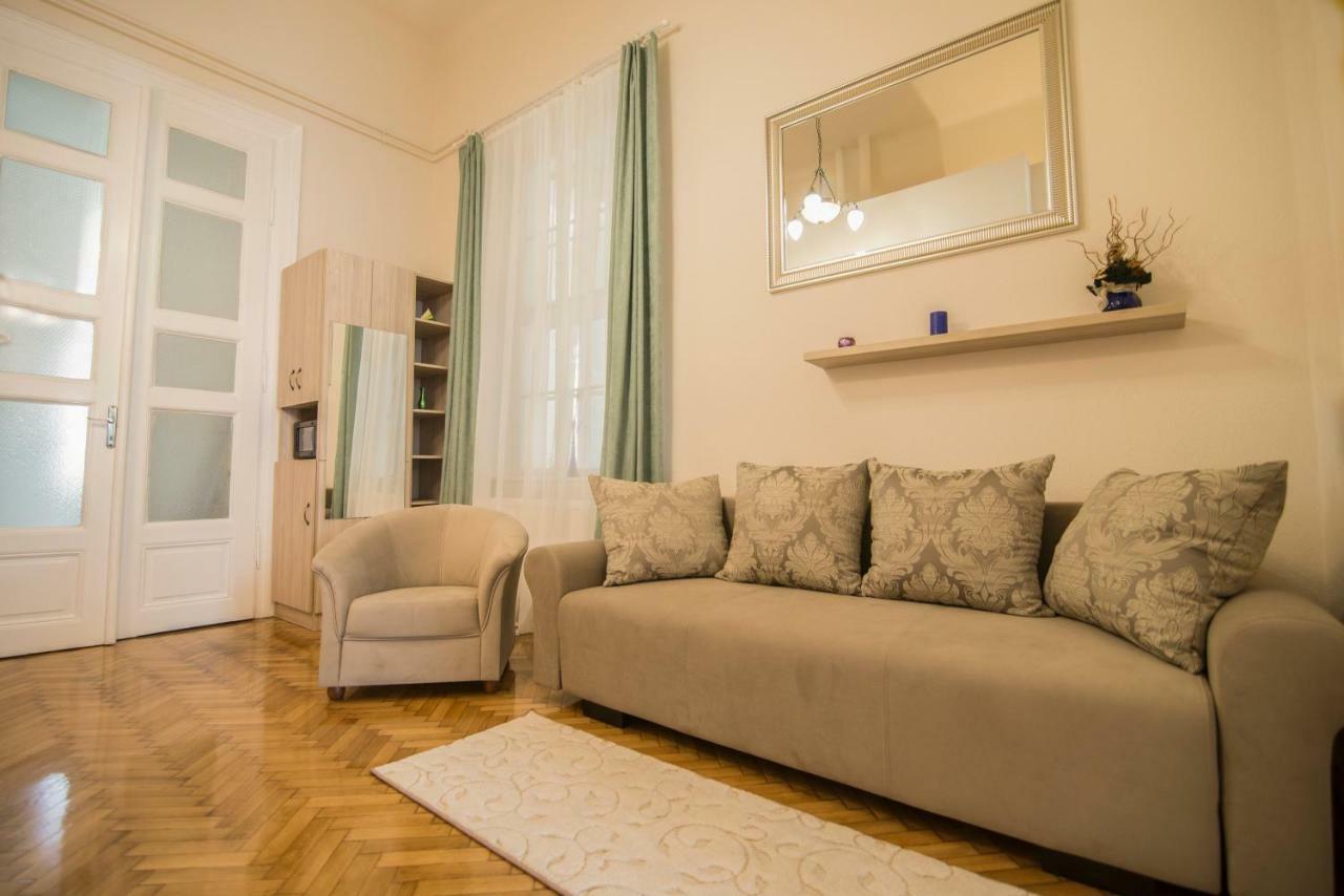 Suzy Apartman Eger Exterior photo